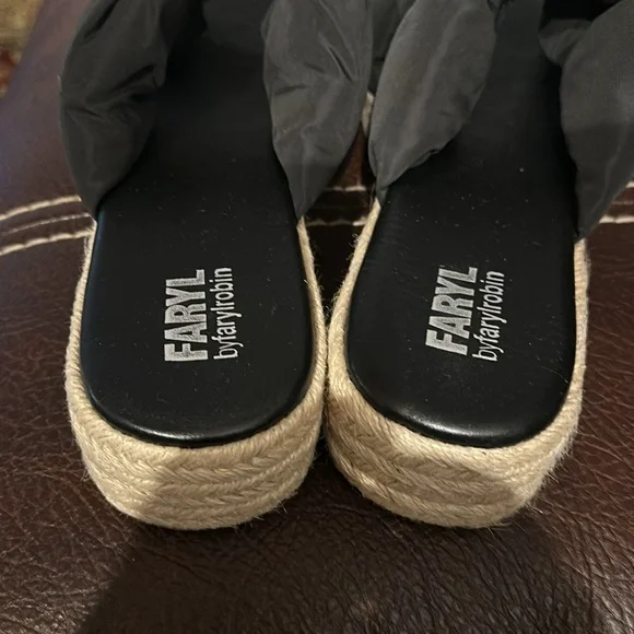 Large size - Picture 2 of 3